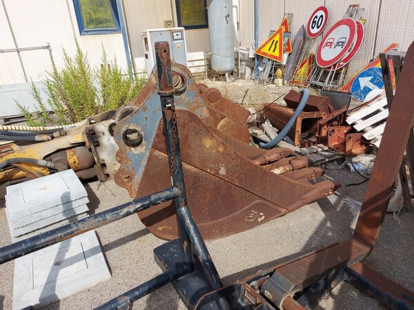 25#5562 Martellone per escavatore New Holland in vendita - foto 16