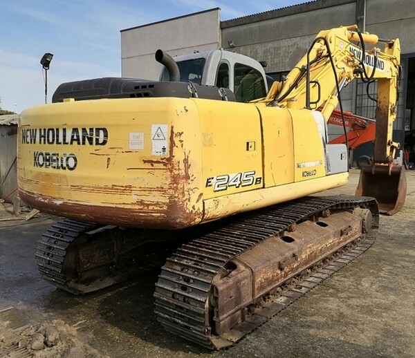 3#5567 Escavatore cingolato New Holland E 245 B in vendita - foto 5