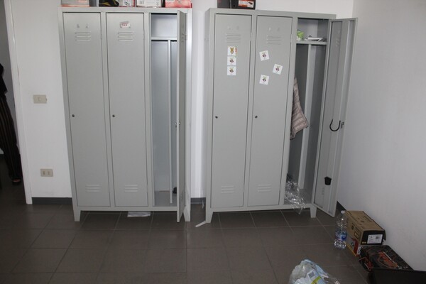 26#5571 Arredamento da ufficio in vendita - foto 1