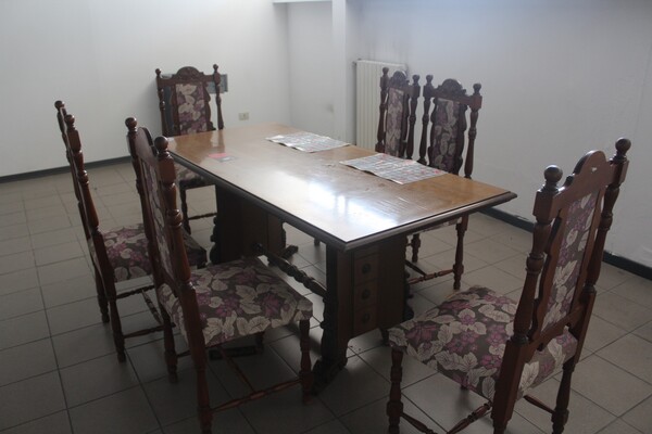 26#5571 Arredamento da ufficio in vendita - foto 2