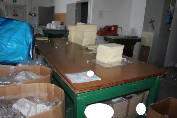 29#5571 Scaffalature e tavoli da lavoro in vendita - foto 3