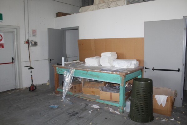 29#5571 Scaffalature e tavoli da lavoro in vendita - foto 4