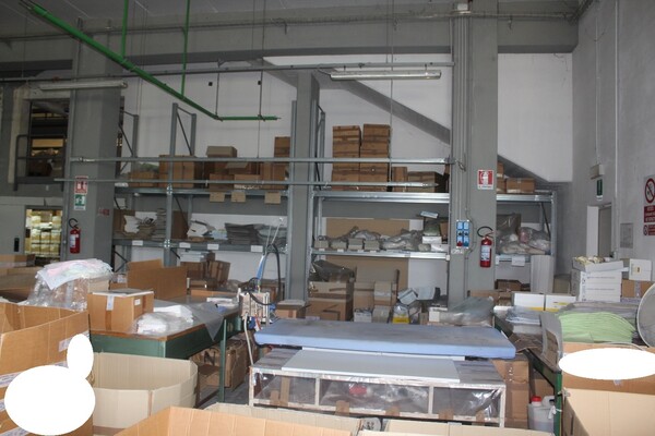 29#5571 Scaffalature e tavoli da lavoro in vendita - foto 26