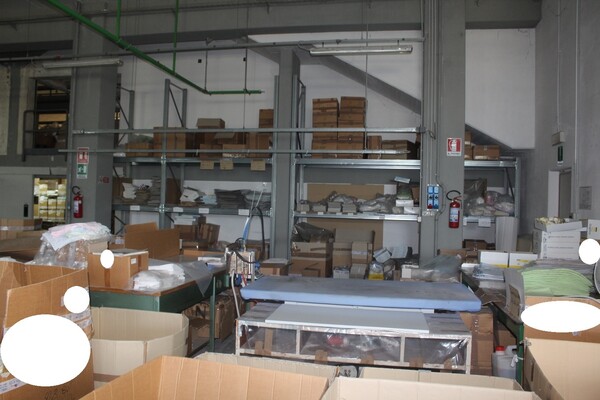 29#5571 Scaffalature e tavoli da lavoro in vendita - foto 27