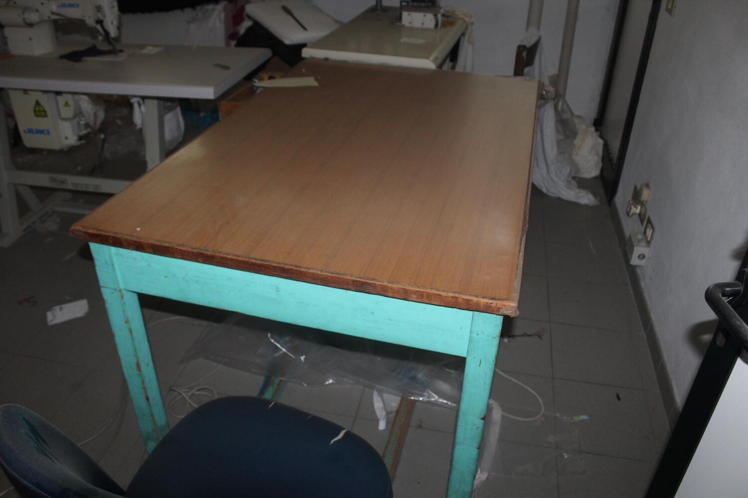 Lot Metal shelving and office furniture