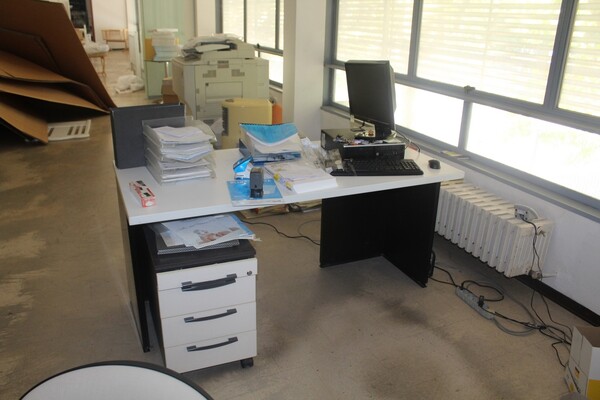 34#5571 Arredamento ufficio e attrezzatura elettronica in vendita - foto 2