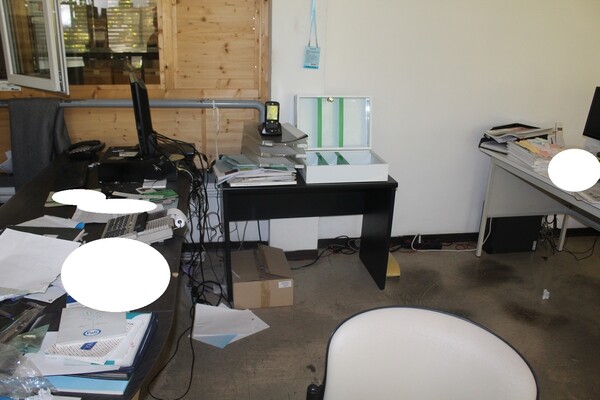34#5571 Arredamento ufficio e attrezzatura elettronica in vendita - foto 4