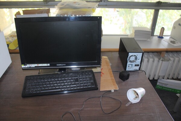 35#5571 Arredamento ufficio e attrezzatura elettronica in vendita - foto 4