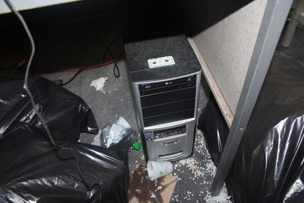 35#5571 Arredamento ufficio e attrezzatura elettronica in vendita - foto 5