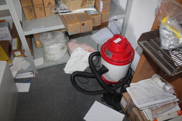 35#5571 Arredamento ufficio e attrezzatura elettronica in vendita - foto 7