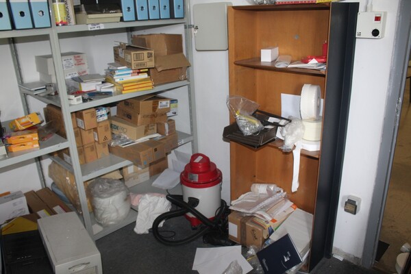 35#5571 Arredamento ufficio e attrezzatura elettronica in vendita - foto 14