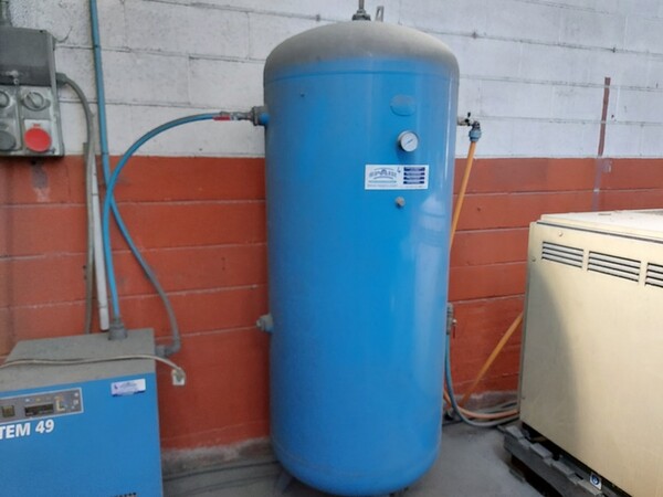 4#5576 Compressore Ingersoll e essicatore Tem in vendita - foto 5