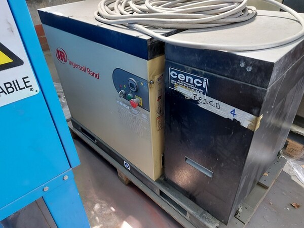 4#5576 Compressore Ingersoll e essicatore Tem in vendita - foto 8