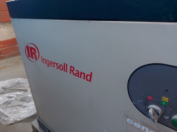 4#5576 Compressore Ingersoll e essicatore Tem in vendita - foto 10