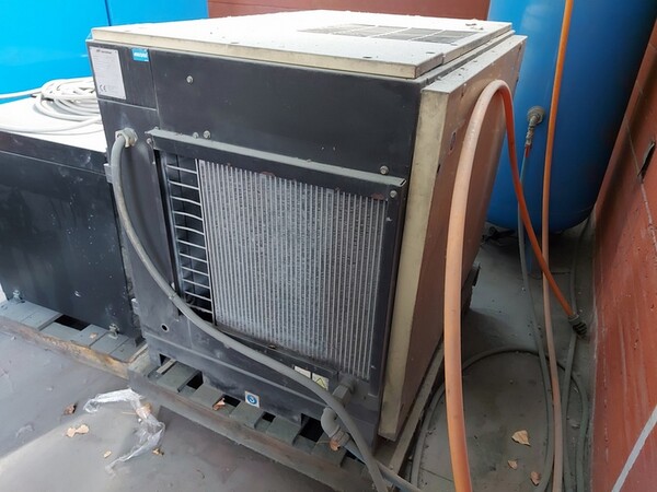 4#5576 Compressore Ingersoll e essicatore Tem in vendita - foto 13