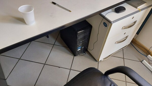 4#5577 Arredi e attrezzature elettroniche da ufficio in vendita - foto 3