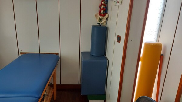 5#5577 Arredi da ufficio e materiale per fisioterapia in vendita - foto 9
