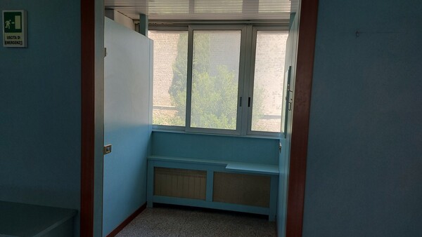 5#5577 Arredi da ufficio e materiale per fisioterapia in vendita - foto 16