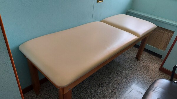 5#5577 Arredi da ufficio e materiale per fisioterapia in vendita - foto 18