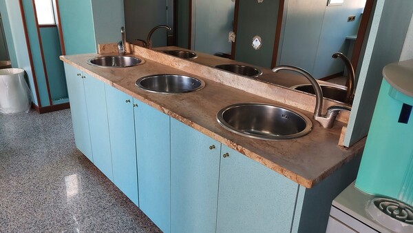 5#5577 Arredi da ufficio e materiale per fisioterapia in vendita - foto 20