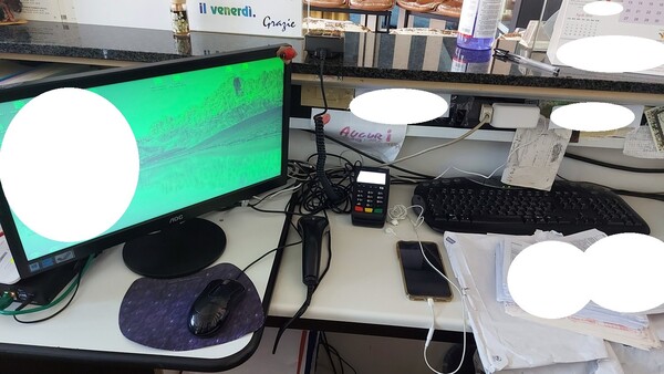 7#5577 Arredi ufficio e attrezzi per ginnastica in vendita - foto 39