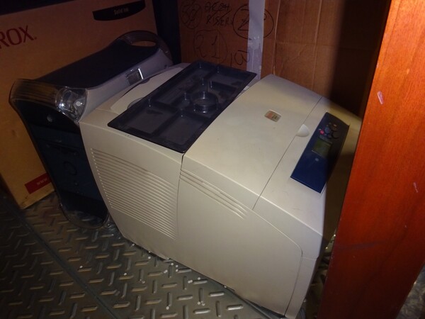 10#5579 Arredamento e attrezzature ufficio in vendita - foto 18