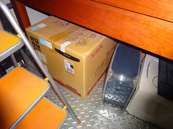 10#5579 Arredamento e attrezzature ufficio in vendita - foto 19