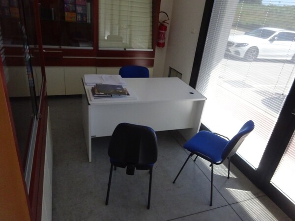 10#5579 Arredamento e attrezzature ufficio in vendita - foto 46