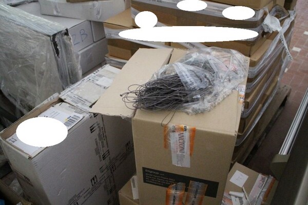 1#5591 Accessori per confezionamento di capi e attrezzature elettroniche in vendita - foto 4