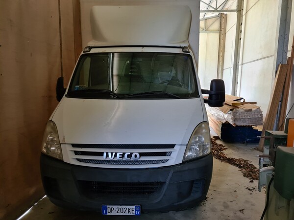 23#5592 Autocarro Iveco modello 35/E4 in vendita - foto 1
