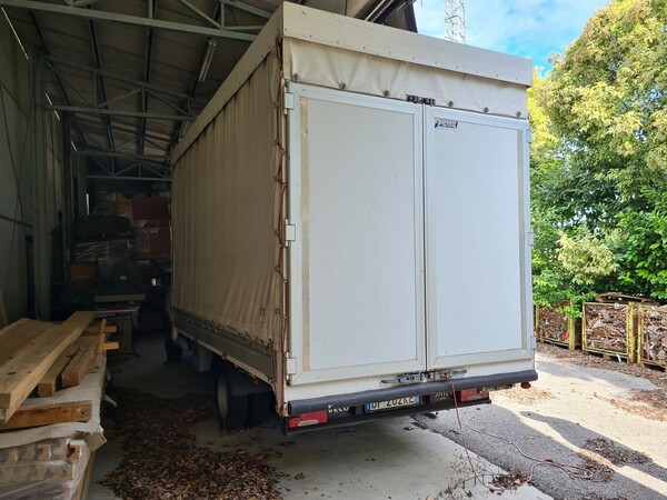 23#5592 Autocarro Iveco modello 35/E4 in vendita - foto 3