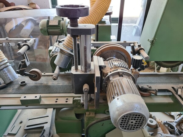 4#5592 Levigatrice Framar e lampada alogena in vendita - foto 18