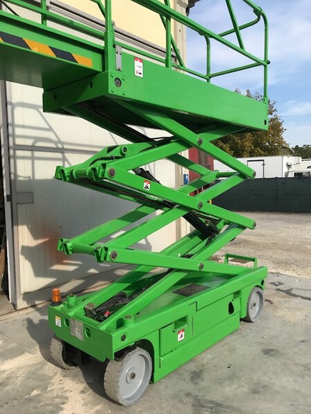 3#5594 Piattaforma aerea verticale a pantografo a libro a forbice Haulotte Compact 8 in vendita - foto 8