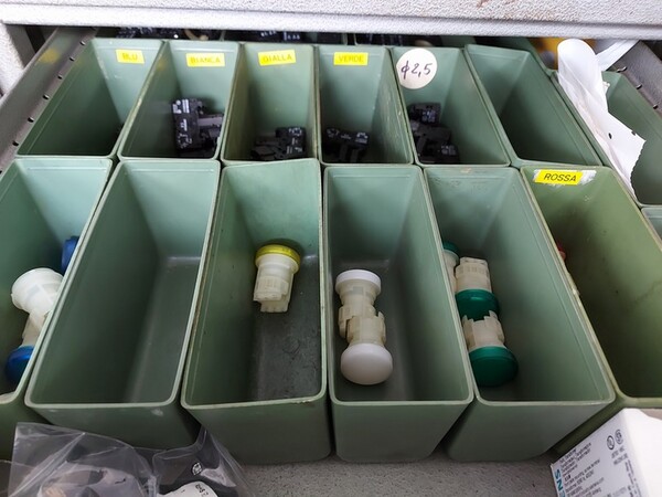 5#5598 Magazzino per costruzione saldatrici al plasma e schede elettroniche in vendita - foto 47