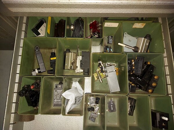 5#5598 Magazzino per costruzione saldatrici al plasma e schede elettroniche in vendita - foto 74