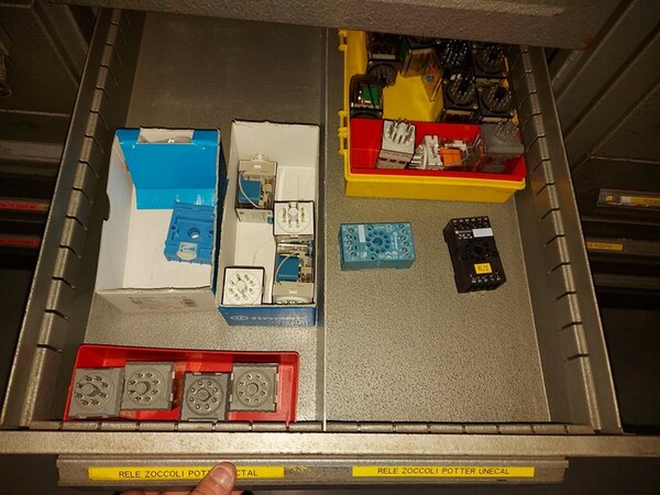 5#5598 Magazzino per costruzione saldatrici al plasma e schede elettroniche in vendita - foto 84