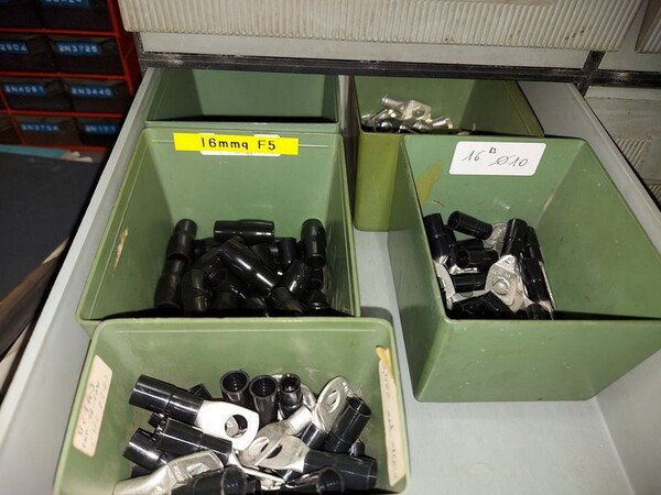 5#5598 Magazzino per costruzione saldatrici al plasma e schede elettroniche in vendita - foto 133