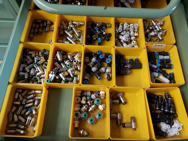 5#5598 Magazzino per costruzione saldatrici al plasma e schede elettroniche in vendita - foto 147