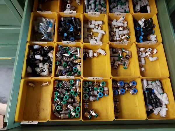 5#5598 Magazzino per costruzione saldatrici al plasma e schede elettroniche in vendita - foto 148