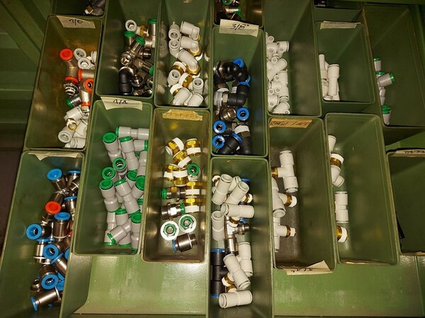 5#5598 Magazzino per costruzione saldatrici al plasma e schede elettroniche in vendita - foto 149