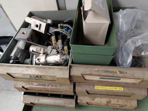 5#5598 Magazzino per costruzione saldatrici al plasma e schede elettroniche in vendita - foto 153