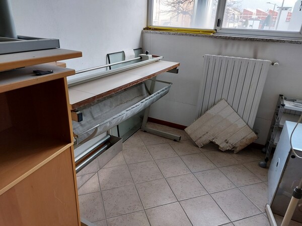 6#5598 Arredi e attrezzature da ufficio in vendita - foto 63
