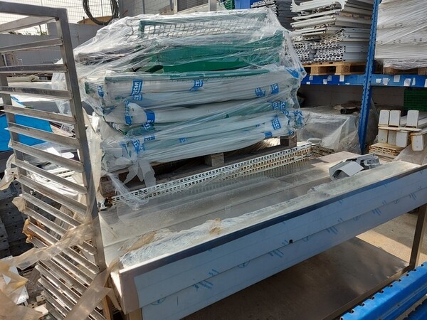 3#5602 Scaffalatura e carrelli in vendita - foto 9
