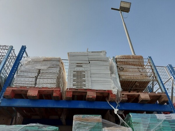 3#5602 Scaffalatura e carrelli in vendita - foto 12