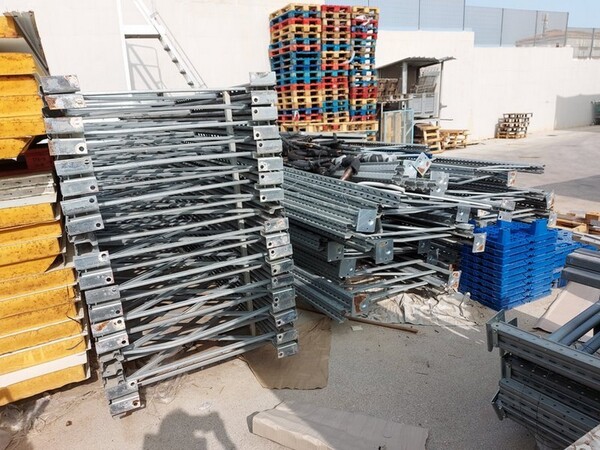 3#5602 Scaffalatura e carrelli in vendita - foto 17