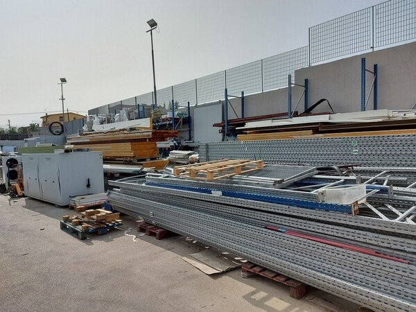 3#5602 Scaffalatura e carrelli in vendita - foto 20