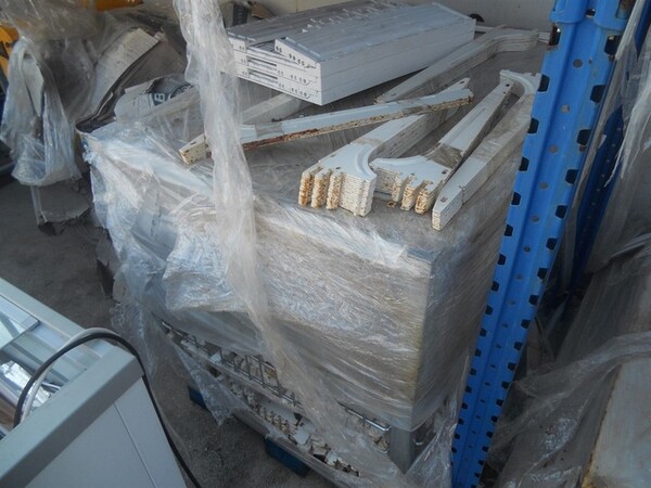 3#5602 Scaffalatura e carrelli in vendita - foto 33