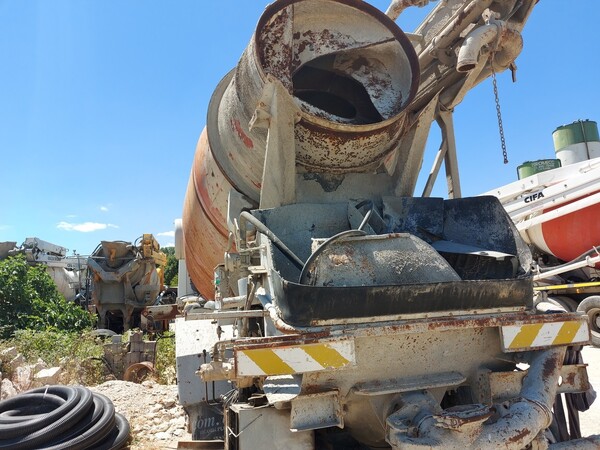 1#5606 Autocarro Astra con betoniera e cabina Astra in vendita - foto 13