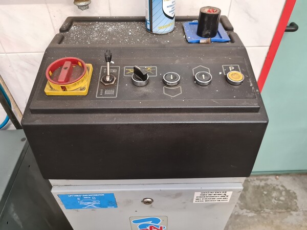 1#5607 Macchinari ed attrezzatura per sostituzione pneumatici in vendita - foto 103