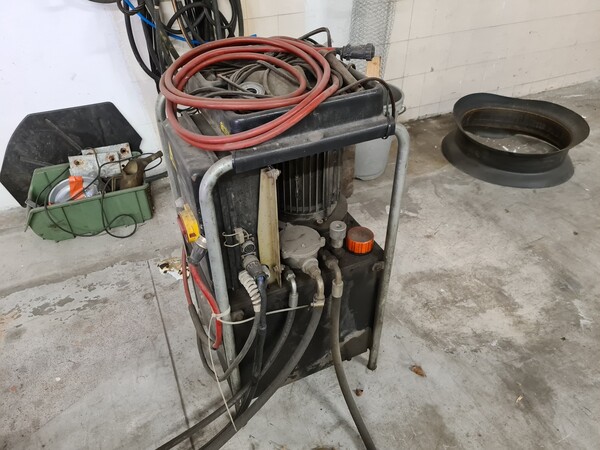 1#5607 Macchinari ed attrezzatura per sostituzione pneumatici in vendita - foto 128